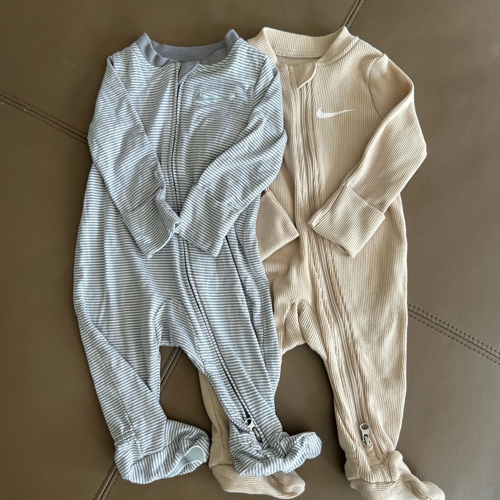 Nike Kids Footies - Gray and Cream